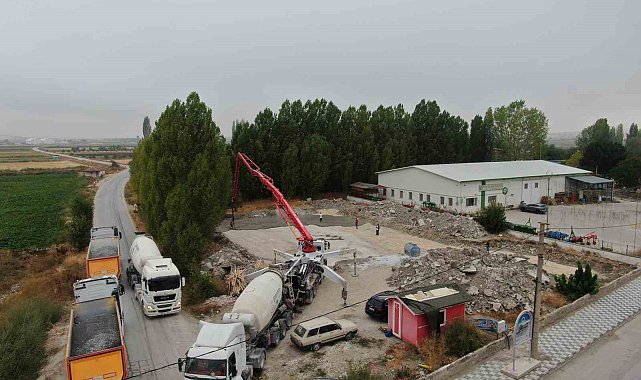İnönü'de düğün salonu için ilk beton atıldı