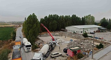 İnönü'de düğün salonu için ilk beton atıldı