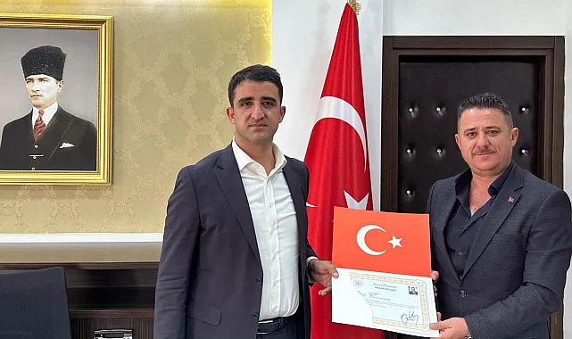 İpsala'dan Keşan'a atanan Müdür Karbuz'a Kaymakam Sevgili'den başarı belgesi