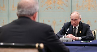 İran Cumhurbaşkanı Pezeşkiyan, Rusya Devlet Başkanı Putin ile bir araya geldi