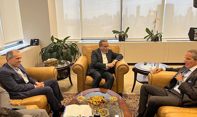 İran Dışişleri Bakanı Arakçi, UAEA Başkanı Grossi ile bir araya geldi