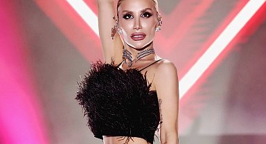 İrem Derici'den sahnelere güçlü dönüş: Söke'de alkış yağmuru