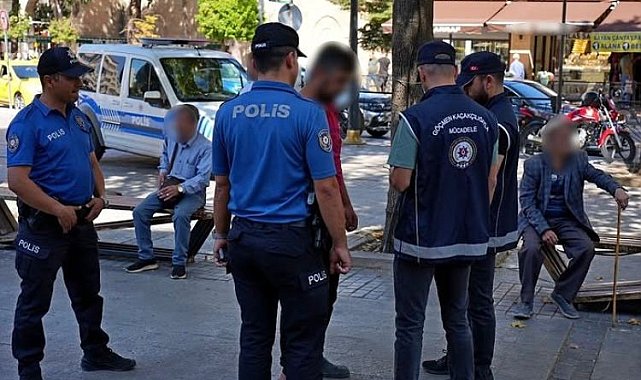 Isparta'da düzensiz göçle mücadele kapsamında huzur uygulaması yapıldı