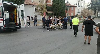 Isparta'da hafif ticari araçla motosiklet çarpıştı: 1 yaralı