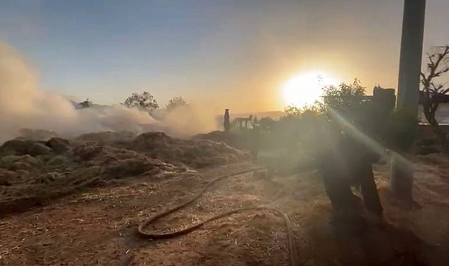 Isparta'da köyde çıkan yangın saman balyalarını kül etti