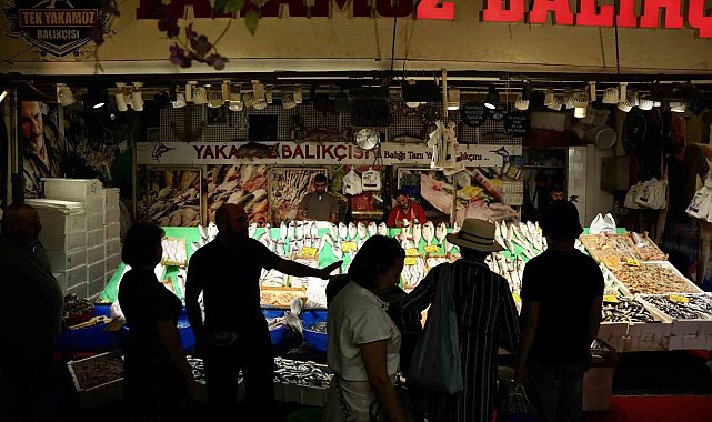 İstanbul'da balık sezonu hamsi ve istavrit bolluğuyla başladı