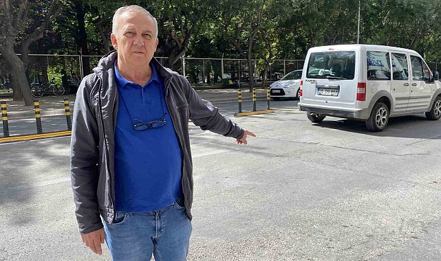 İstiklal Mahallesi'ne girmek isteyen sürücülere duba engeli