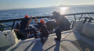 İzmir açıklarında 18 düzensiz göçmen yakalandı