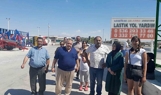 İzmir-Adana seferi çileye döndü: Mazotu biten otobüs yolda kalınca yolcular mağdur oldu