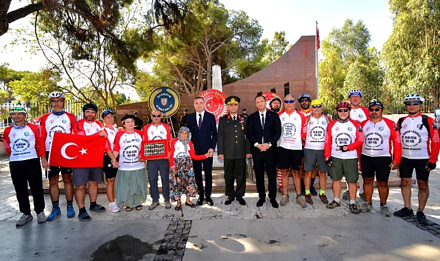 İzmir Bornova'da 9 Eylül coşkusu ve hüzün bir arada