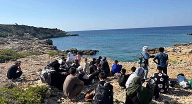 İzmir'de 32 düzensiz göçmen yakalandı