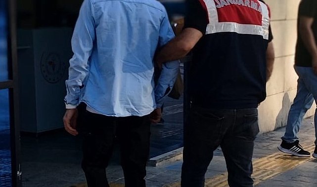 İzmir'de DEAŞ operasyonu: 2 gözaltı