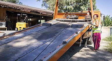 İzmir'de kadın çekici operatörü tabuları yıktı