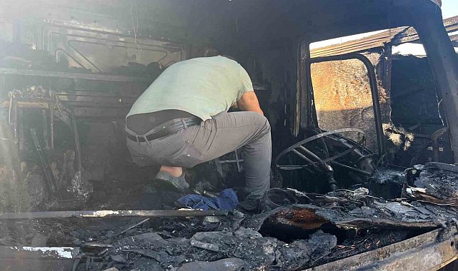 İzmir'de tır garajında yangın çıktı