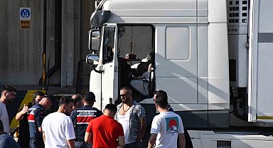 İzmir'de tır sürücüsü araç içerisinde ölü bulundu