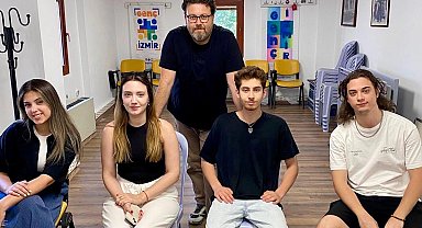 İzmir'de genç yetenekler sahneye hazırlanıyor