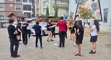 İzmir'de liselilerden farkındalık çalışması