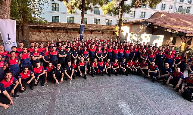 İzmir'in emektarları genç meslektaşlarıyla buluştu