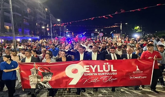 İzmir'in kurtuluşunun 103. yılı coşkuyla kutlandı