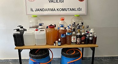 Jandarma sahte alkol yapımında kullanılan malzemeler ele geçirdi