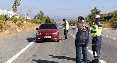 Jandarma Söğüt şenliklinde kuş uçurtmadı