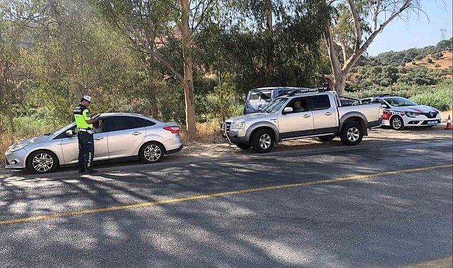 Jandarmadan Köşk'te yol kontrolü