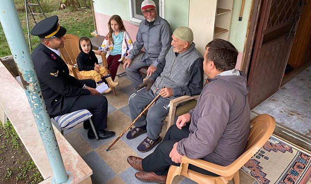 Jandarmadan şehit kabrine ve ailesine ziyaret