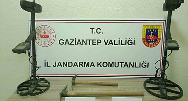 Kaçak kazı yapan 2 şahsı jandarma suçüstü yakaladı
