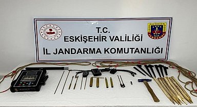 Kaçak kazı yapan 5 şüpheliye jandarmadan suçüstü