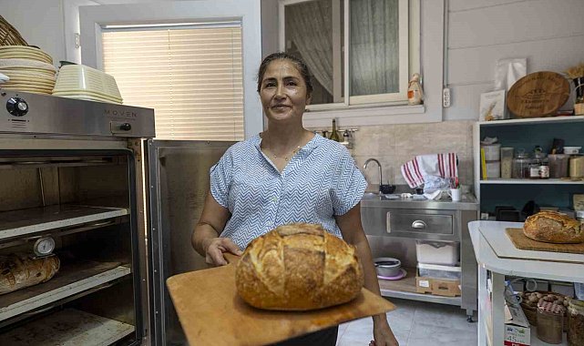 Kadın girişimci, mutfağında başladığı ekşi maya ekmek yolculuğunu atölyeye taşıdı
