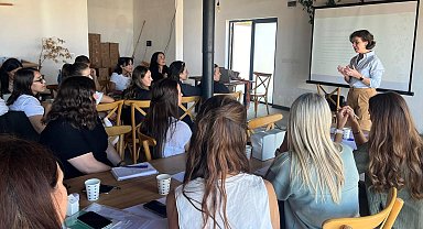 Kadınlar Gölcük'te sanatla buluştu