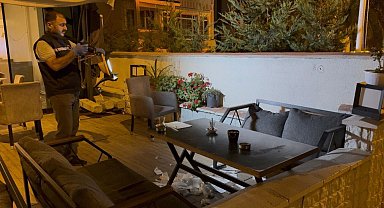 Kafeye silahlı saldırı kamerada