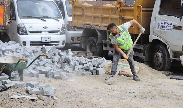 Kağıthane'de yol ve çevre düzenleme çalışmaları devam ediyor
