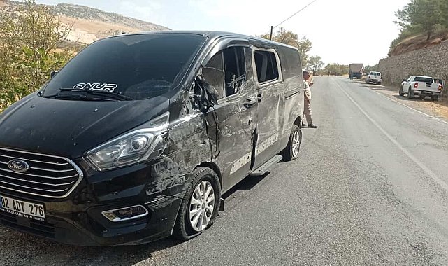Kamyon ile minibüs çarpıştı: 1 yaralı