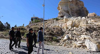 Kapadokya'da Kadıkalesi'nin bir bölümündeki kaya parçaları koptu