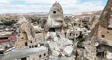 Kapadokya'da peribacası yıkıldı