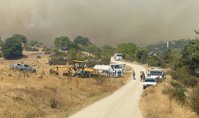 Karabük'te çıkan orman yangını Kastamonu'ya sıçradı: Alevlerin yaklaştığı köy tahliye edildi