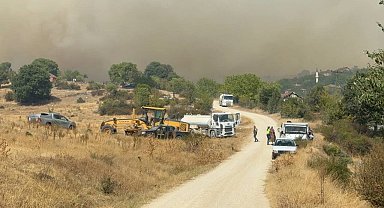 Karabük'te çıkan orman yangını Kastamonu'ya sıçradı: Alevlerin yaklaştığı köy tahliye edildi