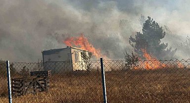 Karabük'teki yangın evlere sıçradı