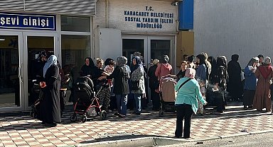 Karacabey Belediyesi'nden öğrencilere kırtasiye çeki desteği