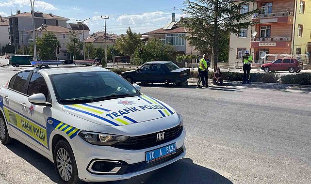 Karaman'da karşı şeride geçen otomobilin tekeri koptu