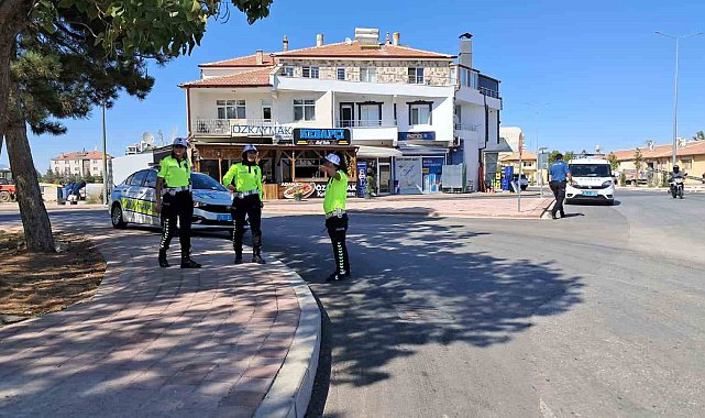 Karaman'da kaza yapan sürücü aracı bırakıp gitti
