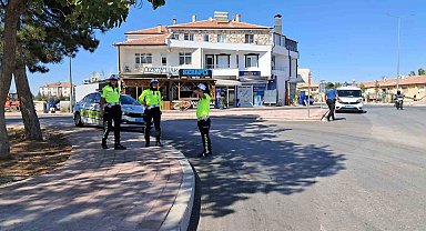 Karaman'da kaza yapan sürücü aracı bırakıp gitti