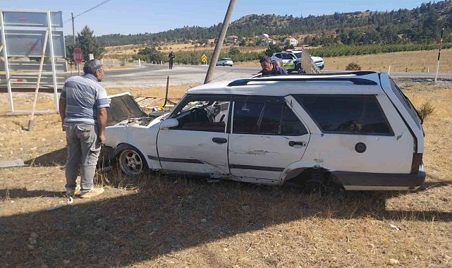 Karaman'da otomobil takla attı: 2 yaralı