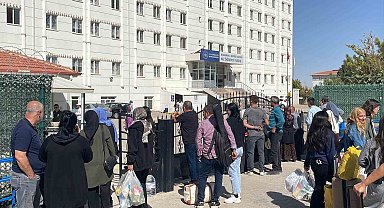 Karaman'da üniversiteli öğrencilerin yurtlara yerleşmeleri devam ediyor