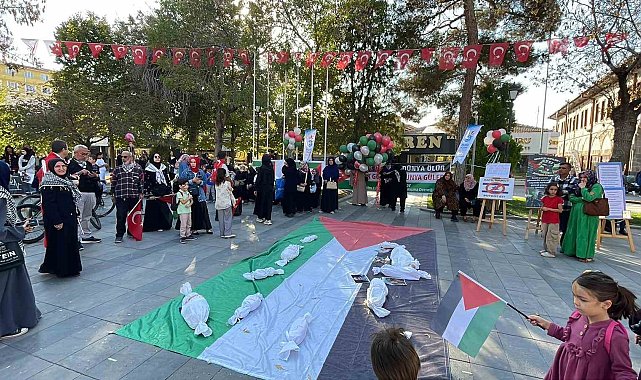 Karaman'da yüzlerce kişi Gazze için yürüdü