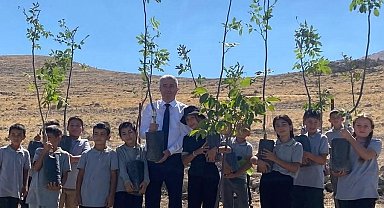 Karapınar'da "100 Öğrenci 100 Fidan" etkinliği