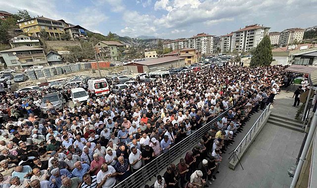 KARDEMİR'deki iş kazasında yaşamını yitiren Yağız'ı yüzlerce kişi uğurladı