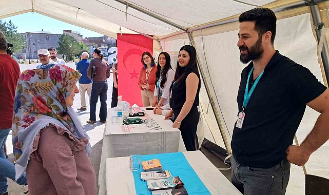 Kars'ta Halk Sağlığı Haftası'nda vatandaşlar bilgilendirildi