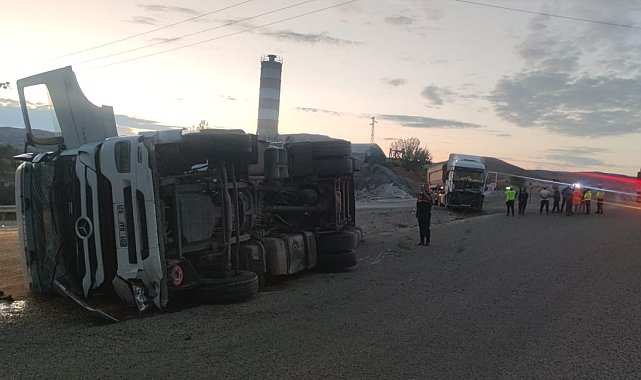Karşı yola geçen tır, başka bir tıra çarptı: 2 yaralı